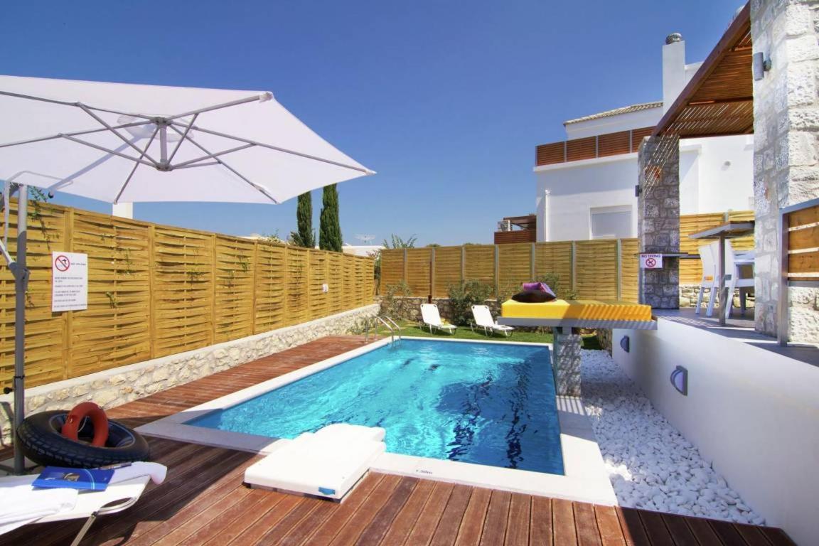 Villa Aada - Moderne Komfortvilla Mit Eigenem Pool Loutra Esterno foto